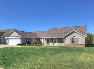 3026 Fairway Cir, Neosho, MO 64850