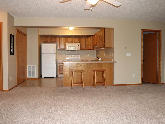 3rd image of 405 James Blvd NW