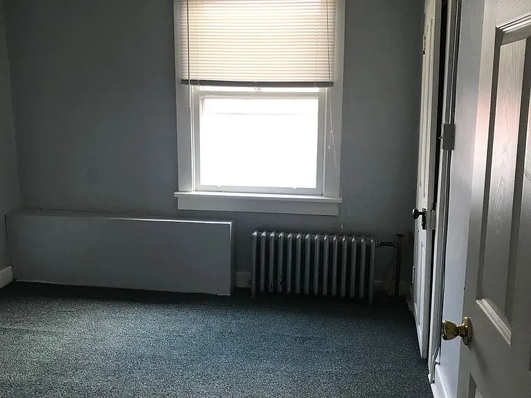 216 S 1st Street — Photo 6