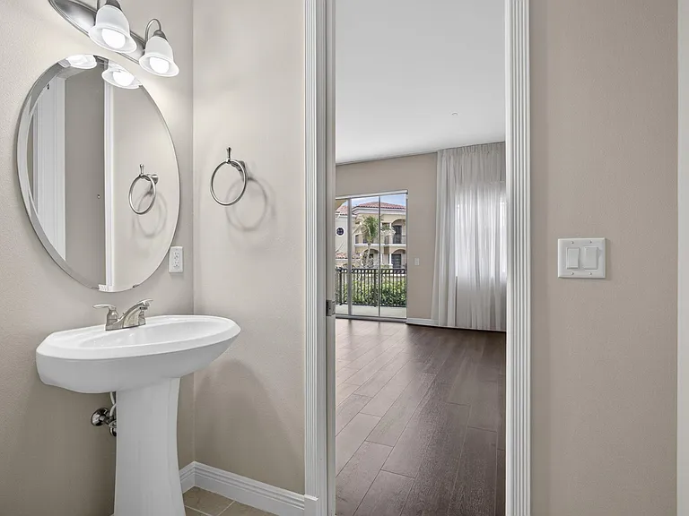 803 Del Sol Cir — Photo 22