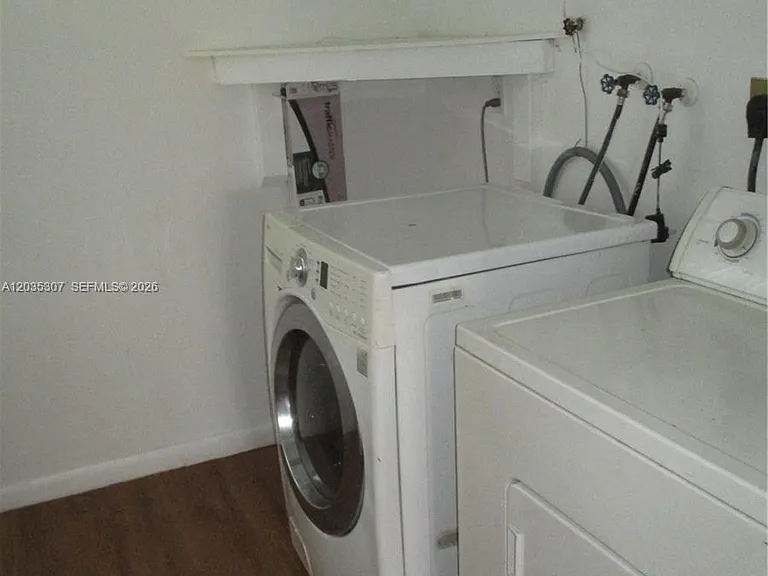 10622 SW 174th Ter — Photo 6
