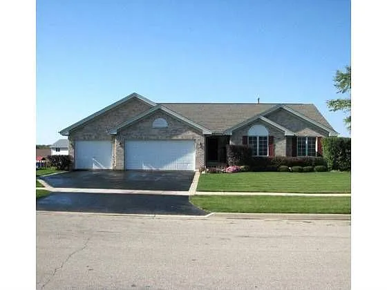 4727 Lindbloom Ln photo 1
