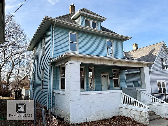 3rd image of 1807 N Bigelow St