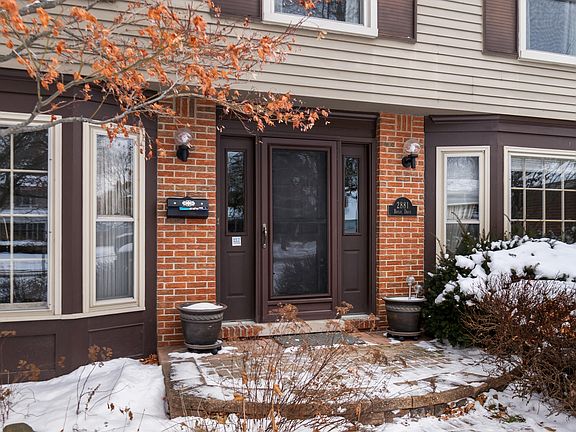 5th image of 2881 N Baylis Dr