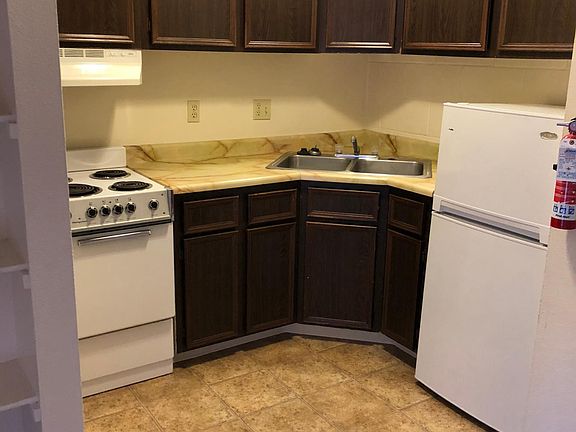 3rd image of 815 Coal Ave SW APT 11