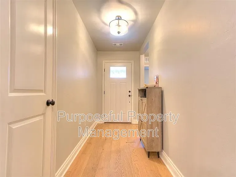 8701 Ricard Dr — Photo 4