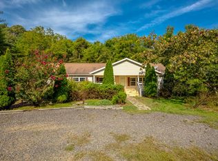 149 Beaver Dam Dr, Austinville, VA 24312