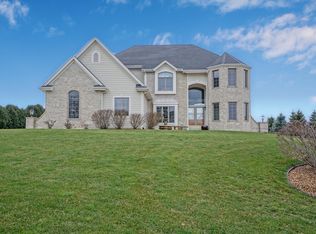 W273N6177 Basham Ln, Sussex, WI 53089