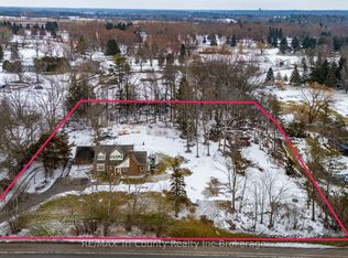 909 James St, Norfolk County, ON N4B 2E3