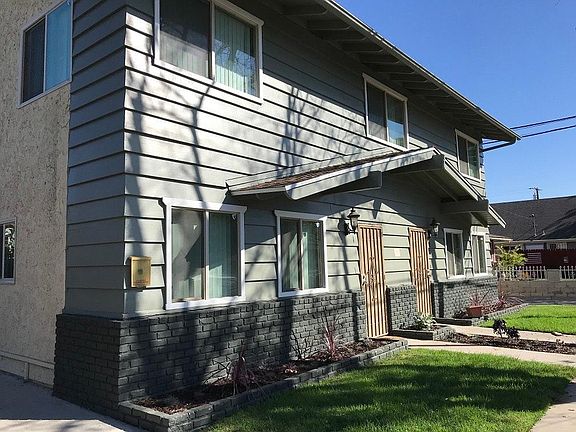2nd image of 2415 E 6th St APT 6