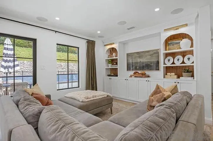 3641 Mount Aclare Ave — Photo 15
