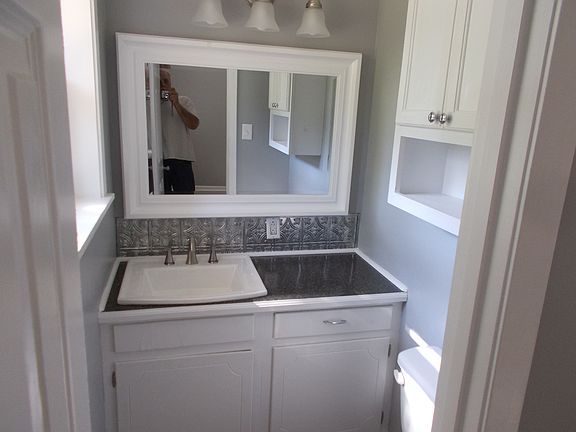 half bath off mstr br