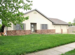 14 Galena Dr, Jacksonville, IL 62650