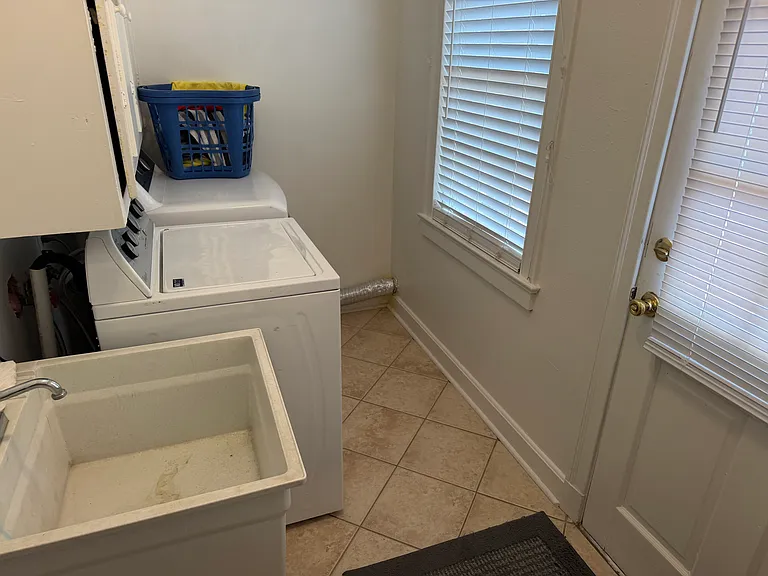 511 Topaz St — Photo 17