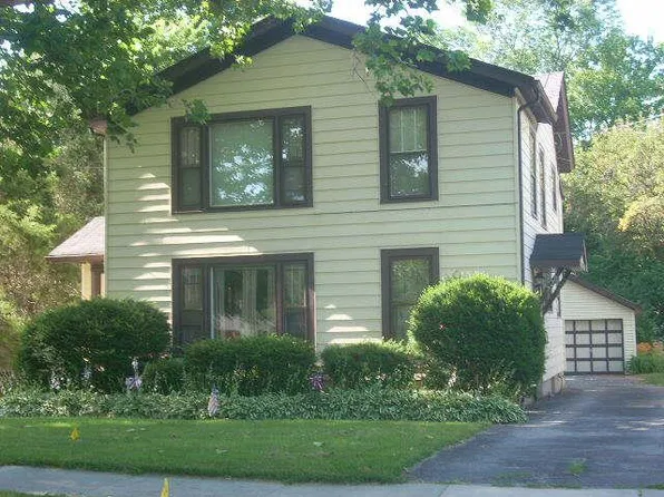 720 Walnut St, Batavia, IL 60510