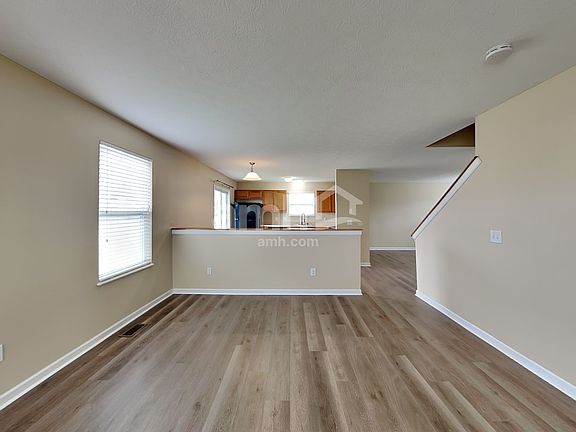 5th image of 583 Virginia St