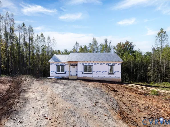 15 Coffeys Rd, Farmville, VA 23901