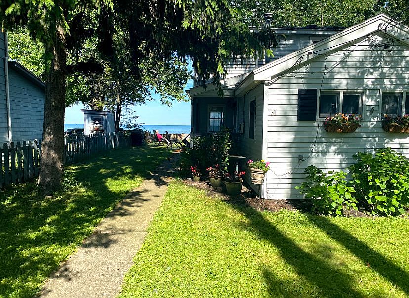 1st image of 51 Lakeside Blvd