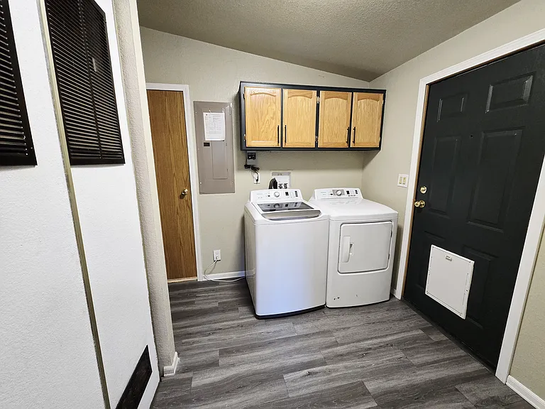 140 SE Fuchsia Ave — Photo 9