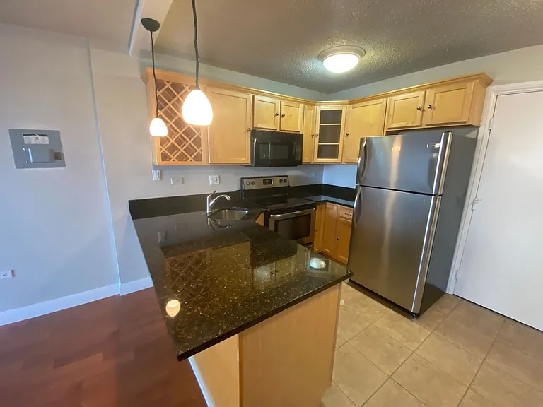 909 Logan St #11E — Photo 6