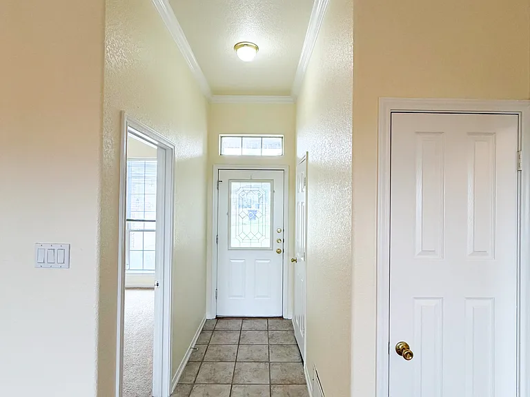 1505 High Chapparal Dr — Photo 3