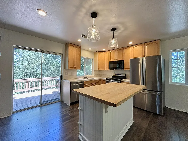 198 Pine Ridge Rd — Photo 8