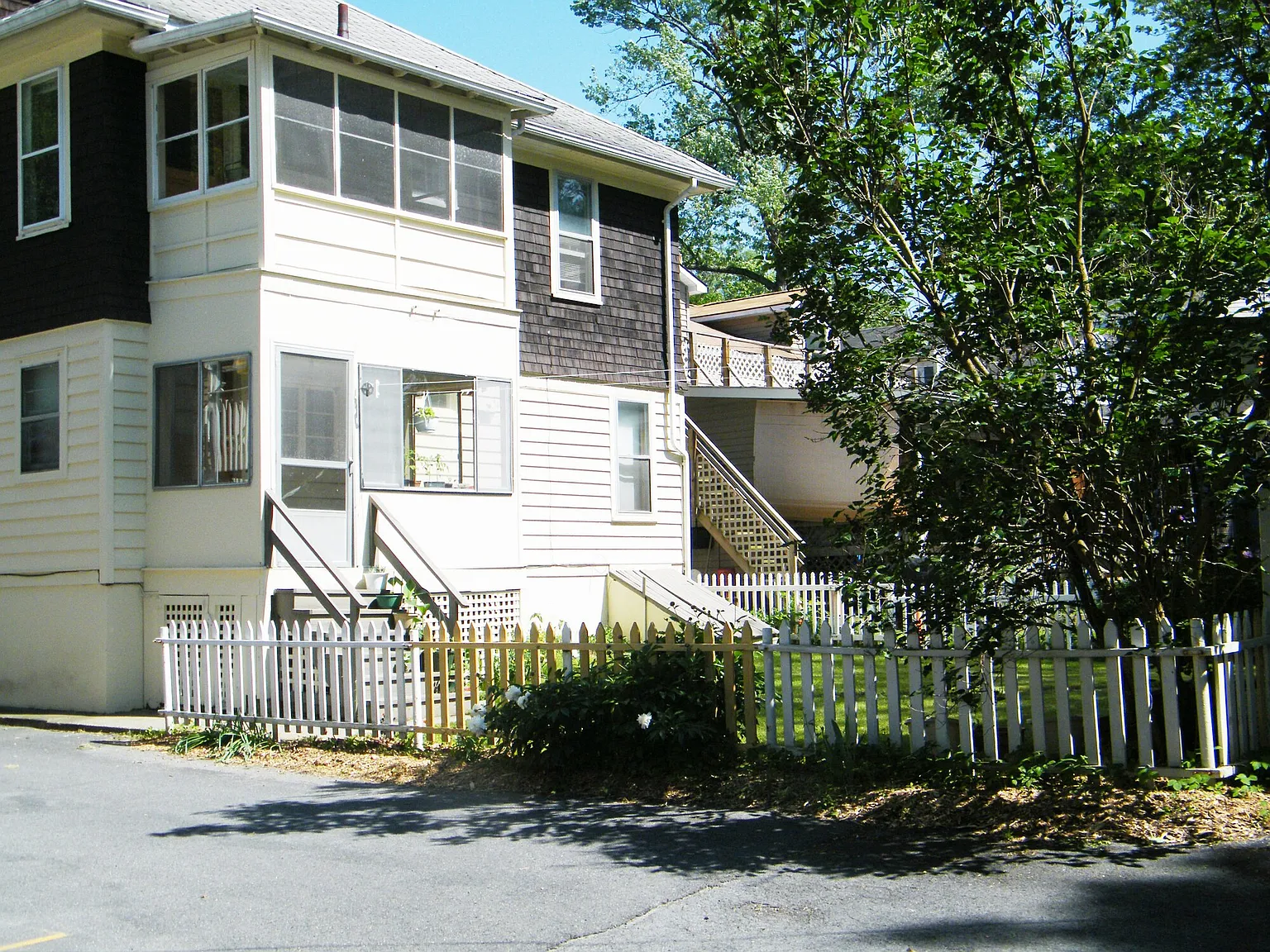 2-bedroom in Fall Creek — Photo 2