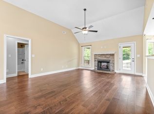 1029 Garner Hills Dr, Clarksville, TN 37042