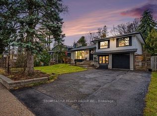 1899 Truscott Dr, Mississauga, ON L5J 2A1