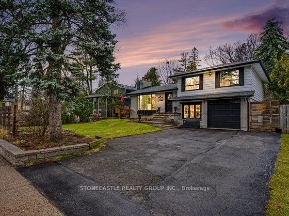 1899 Truscott Dr, Mississauga, ON L5J 2A1