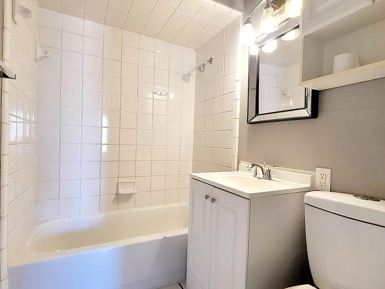 300 E Kittyhawk Dr — Photo 10