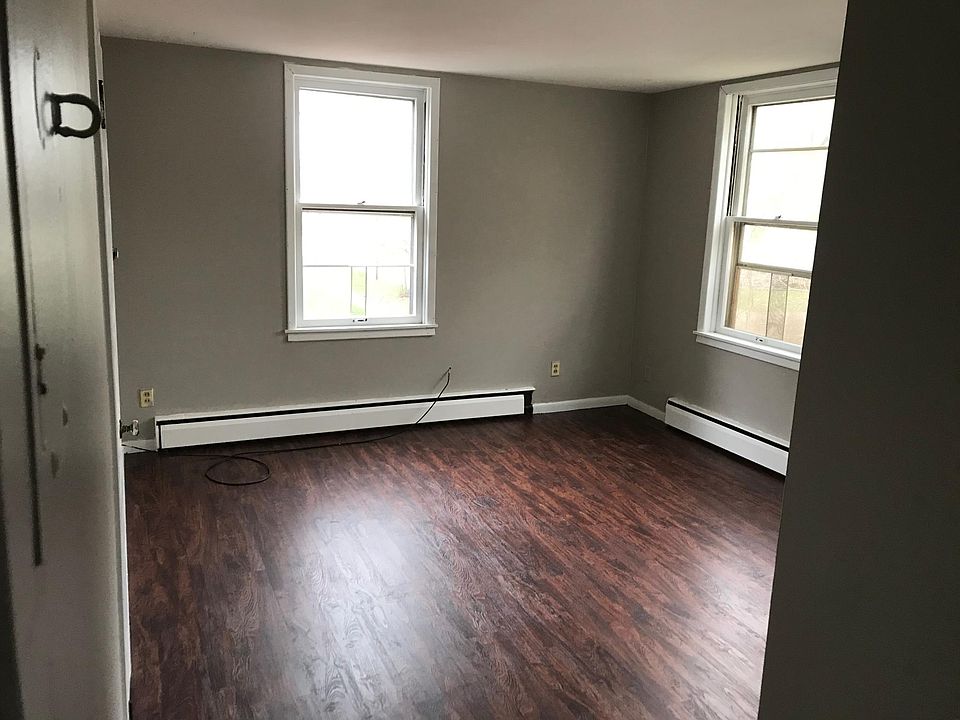 2nd image of 30 Wood St APT 2