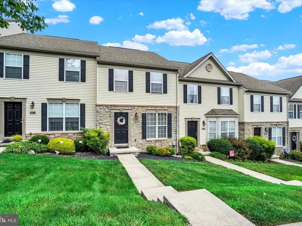 2756 Seabiscuit St #17-A, York, PA 17402