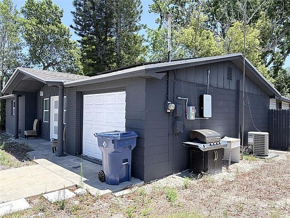 2nd image of 3818 Moog Rd