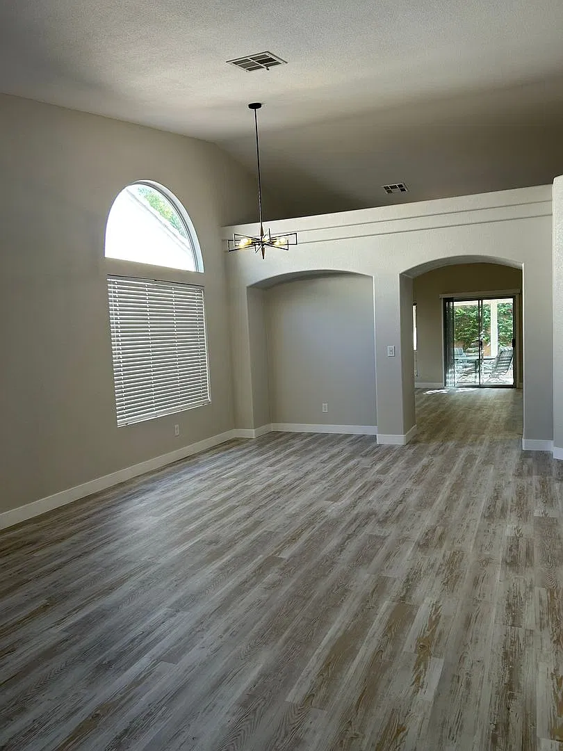 Awesome Single Story Home in the heart of Henderson — Photo 4