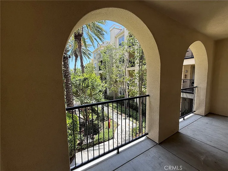 2250 Watermarke Pl — Photo 33