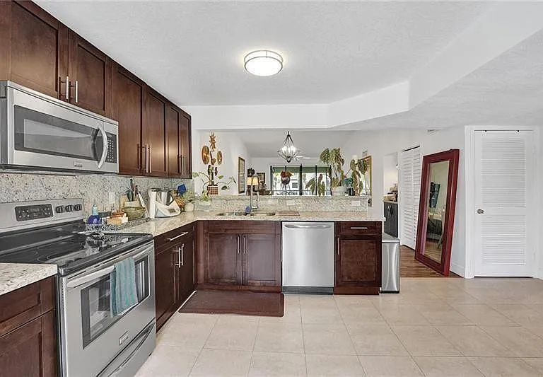 7533 Glendevon Ln #907 — Photo 8