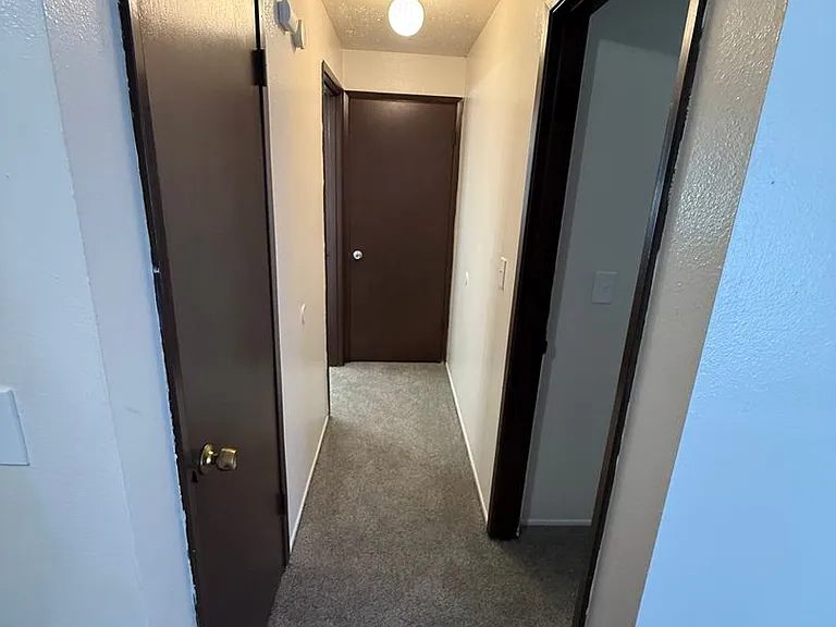 Sherri Arms Apartments — Photo 4