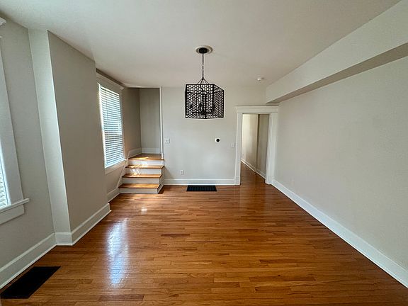4th image of 182 Warren St