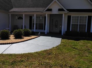 417 Misty Brook Ct, Hampton, GA 30228