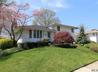 41 Mellow Ln, Jericho, NY 11753