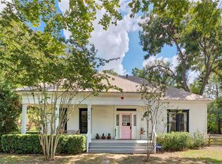 106 Turney St, Smithville, TX 78957