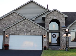 220 190th Ln NW, Oak Grove, MN 55011