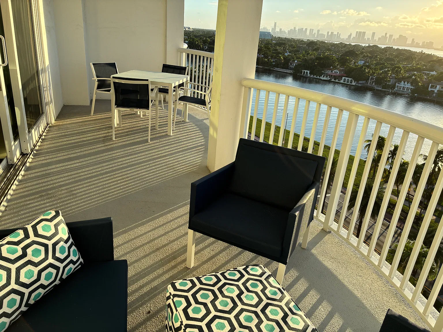 Studio, 570 sqft, $2,200 — Photo 1