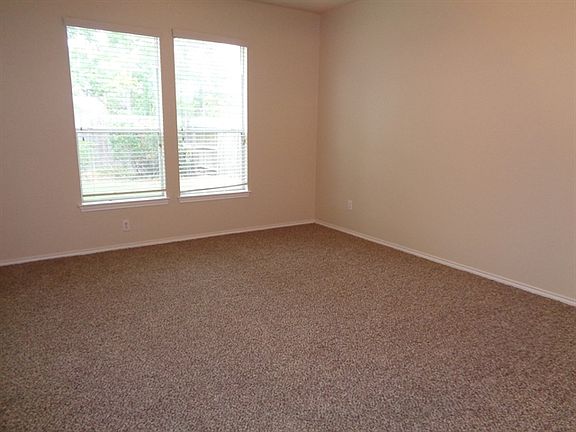 4th image of 2903 Plum Lake Dr