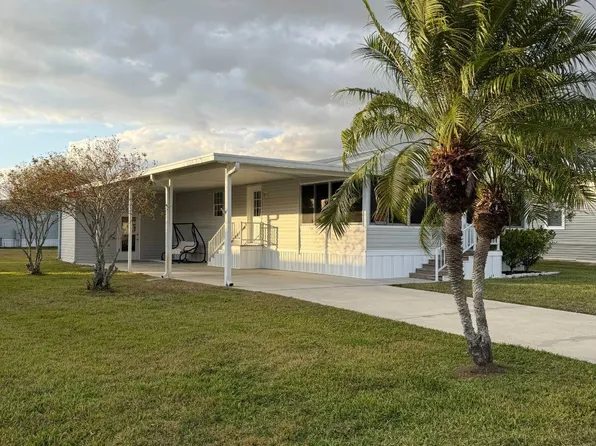 249 Oak St SW, Labelle, FL 33935