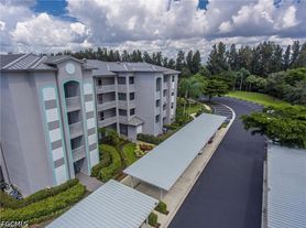 16635 Lake Circle Dr, Fort Myers, FL