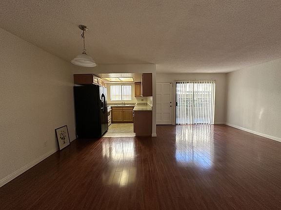 2nd image of 1110 E Wilson Ave