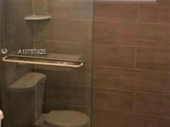 4th image of 1054 W 30th St #1054