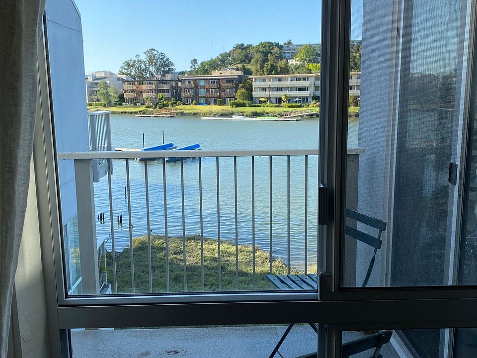 1st image of 611 Larkspur Plaza Dr